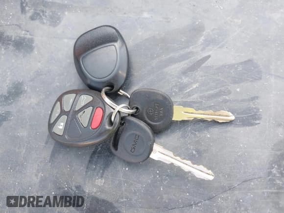 ✅ 2008 GMC Yukon SLT 4SB • VIN: 1GKFC13068R188442 • Lot: 43737811. Wystawiony na IAAI z przebiegiem 190 576 mil. Bezpłatny archiwum sprzedaży aukcyjnych z USA i szczegółowy raport historii pojazdu na DreamBid. Zdjęcie 11.