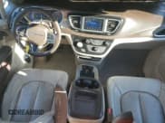 ✅ 2018 Chrysler Pacifica Touring L • VIN: 2C4RC1BG2JR142100 • Лот: 82684065. Опубликован ранее на Copart с пробегом 200 828 миль. Бесплатный доступ к архиву аукционных продаж из США и подробный отчёт об истории автомобиля на DreamBid. Изображение 8.