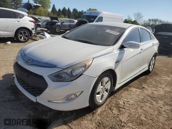 2012 Hyundai Sonata Hybrid with VIN KMHEC4A48CA041413, listed as a Copart auction lot 83978495 with 142,218 mi miles and Salvage title. Bid and sale history available at DreamBid. Image 1.