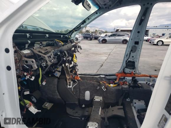 ✅ 2025 Genesis GV70 Advanced • VIN: 5NMMCET18SH006058 • Lot: 93347495. Listed on Copart with Not provided. Free auction sales archive from the USA and detailed vehicle history report at DreamBid. Image 7.