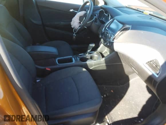 ✅ 2017 Chevrolet Cruze LT • VIN: 3G1BE6SMXHS581338 • Лот: 55974490. Размещён на Copart с пробегом 29 595 миль миль. Получите бесплатный доступ к архиву аукционных продаж из США и посмотрите подробный отчёт об истории автомобиля на DreamBid. Изображение 5.