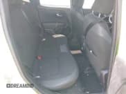 ✅ 2018 Jeep Renegade Latitude • VIN: ZACCJBBB0JPH02500 • Lot: 42431159. Wystawiony na IAAI z przebiegiem 64 506 mil. Bezpłatny archiwum sprzedaży aukcyjnych z USA i szczegółowy raport historii pojazdu na DreamBid. Zdjęcie 8.