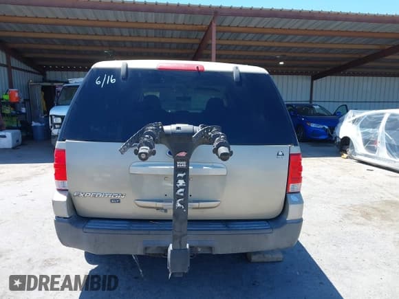 ✅ 2004 Ford Expedition XLT • VIN: 1FMPU16W04LA01850 • Lot: 42303611. Listed on IAAI with 190,515 mi. Free auction sales archive from the USA and detailed vehicle history report at DreamBid. Image 17.