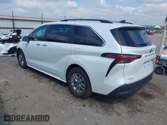 ✅ 2022 Toyota Sienna XLE • VIN: 5TDYRKEC9NS090213 • Lot: 43092663. Wystawiony na IAAI z przebiegiem 64 113 mil. Bezpłatny archiwum sprzedaży aukcyjnych z USA i szczegółowy raport historii pojazdu na DreamBid. Zdjęcie 3.