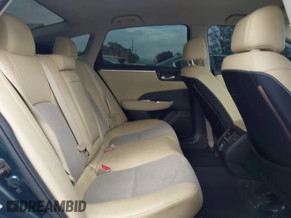 ✅ 2018 Honda Clarity • VIN: JHMZC5F15JC019394 • Lot: 43261290. Wystawiony na IAAI z przebiegiem 168 775 mil. Bezpłatny archiwum sprzedaży aukcyjnych z USA i szczegółowy raport historii pojazdu na DreamBid. Zdjęcie 8.