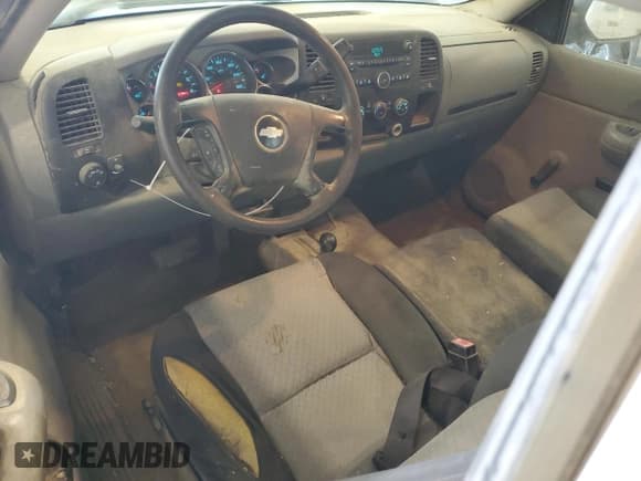 ✅ 2007 Chevrolet Silverado 2500HD 1LT • VIN: 1GCHK24K07E511824 • Lot: 85600565. Wystawiony na Copart z przebiegiem 128 908 mil. Bezpłatny archiwum sprzedaży aukcyjnych z USA i szczegółowy raport historii pojazdu na DreamBid. Zdjęcie 8.