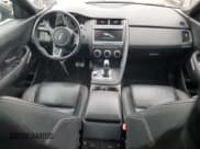 ✅ 2018 Jaguar E-Pace R-Dynamic S • VIN: SADFT2GX5J1Z32484 • Lot: 44236615. Wystawiony na Copart z przebiegiem 49 029 mil. Bezpłatny archiwum sprzedaży aukcyjnych z USA i szczegółowy raport historii pojazdu na DreamBid. Zdjęcie 8.