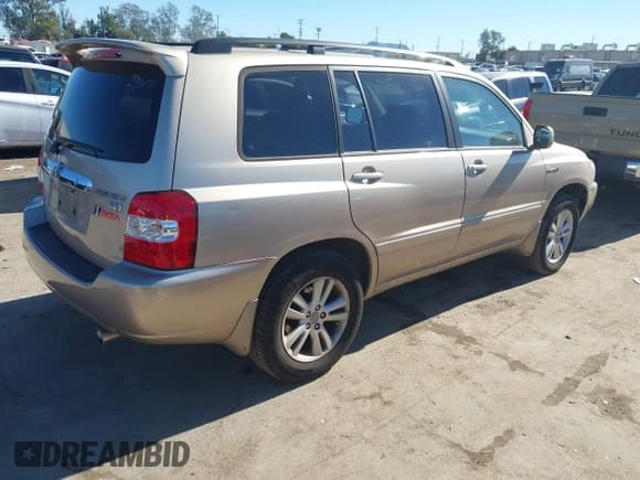 ✅ 2007 Toyota Highlander • VIN: JTEHW21A170039934 • Lot: 43797002. Wystawiony na IAAI z przebiegiem 225 514 mil. Bezpłatny archiwum sprzedaży aukcyjnych z USA i szczegółowy raport historii pojazdu na DreamBid. Zdjęcie 4.