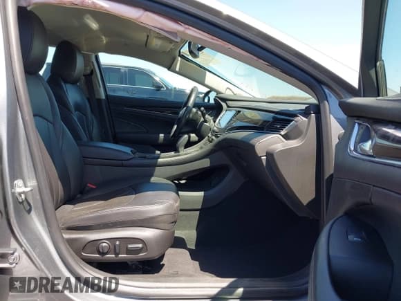 ✅ 2018 Buick LaCrosse Essence • VIN: 1G4ZP5SZXJU133687 • Лот: 42886867. Опубликован ранее на IAAI с пробегом 43 839 миль. Бесплатный доступ к архиву аукционных продаж из США и подробный отчёт об истории автомобиля на DreamBid. Изображение 5.