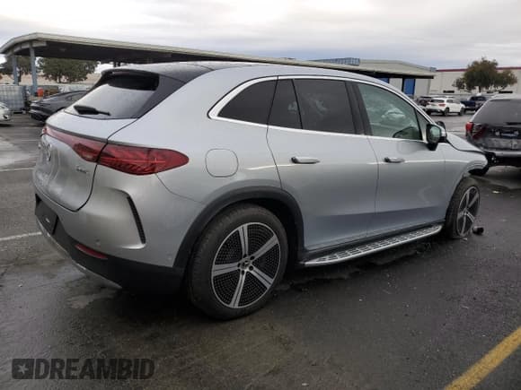 ✅ 2023 Mercedes-Benz EQE 350 • VIN: 4JGGM1CB2PA014522 • Lot: 82137063. Wystawiony na Copart z przebiegiem 2 065 mil. Bezpłatny archiwum sprzedaży aukcyjnych z USA i szczegółowy raport historii pojazdu na DreamBid. Zdjęcie 3.