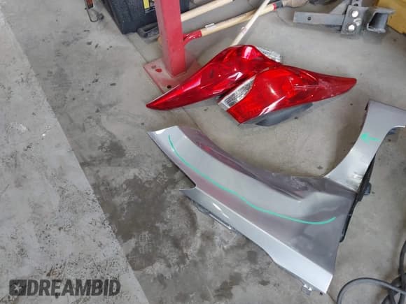 ✅ 2013 Hyundai Elantra GLS • VIN: KMHDH4AE1DU760590 • Lot: 43317897. Listed on IAAI with 255,497 mi. Free auction sales archive from the USA and detailed vehicle history report at DreamBid. Image 12.