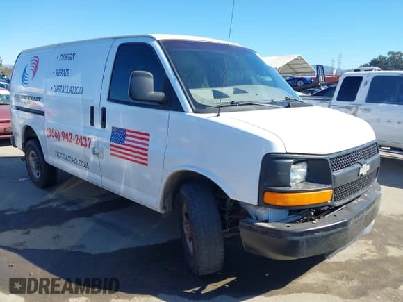 ✅ 2008 Chevrolet Express Cargo • VIN: 1GCGG25C281173498 • Лот: 43483154. Опубликован ранее на IAAI с пробегом 232 434 миль. Бесплатный доступ к архиву аукционных продаж из США и подробный отчёт об истории автомобиля на DreamBid. Изображение 1.