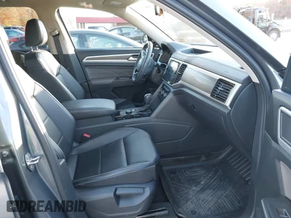 ✅ 2022 Volkswagen Atlas SE • VIN: 1V2KR2CA8NC551702 • Лот: 43642636. Опубликован ранее на IAAI с пробегом 52 057 миль. Бесплатный доступ к архиву аукционных продаж из США и подробный отчёт об истории автомобиля на DreamBid. Изображение 5.