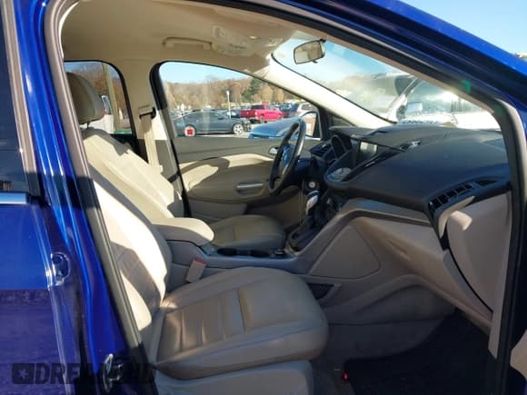 ✅ 2016 Ford Escape SE • VIN: 1FMCU9G90GUC19310 • Lot: 43629957. Listed on IAAI with 93,611 mi. Free auction sales archive from the USA and detailed vehicle history report at DreamBid. Image 5.