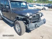 ✅ 2017 Jeep Wrangler Unlimited Sport • VIN: 1C4BJWDG9HL703445 • Lot: 43225306. Wystawiony na IAAI z przebiegiem 82 381 mil. Bezpłatny archiwum sprzedaży aukcyjnych z USA i szczegółowy raport historii pojazdu na DreamBid. Zdjęcie 6.