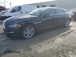 ✅ 2016 Jaguar XJ Portfolio • VIN: SAJWJ2GDXG8W03143 • Lot: 86467114. Wystawiony na Copart z przebiegiem 42 923 mil. Bezpłatny archiwum sprzedaży aukcyjnych z USA i szczegółowy raport historii pojazdu na DreamBid. Zdjęcie 1.