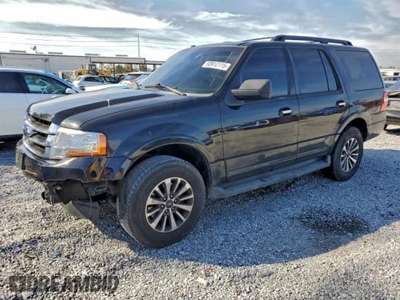 ✅ 2017 Ford Expedition XLT • VIN: 1FMJU1HTXHEA12194 • Lot: 93912115. Wystawiony na Copart z przebiegiem 149 453 mil. Bezpłatny archiwum sprzedaży aukcyjnych z USA i szczegółowy raport historii pojazdu na DreamBid. Zdjęcie 1.