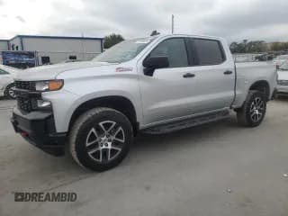 ✅ 2019 Chevrolet Silverado 1500 Custom Trail Boss • VIN: 3GCPYCEF8KG176685 • Lot: 80269674. Wystawiony na Copart z przebiegiem 101 585 mil. Bezpłatny archiwum sprzedaży aukcyjnych z USA i szczegółowy raport historii pojazdu na DreamBid. Zdjęcie 1.