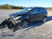 ✅ 2013 Ford Escape Titanium • VIN: 1FMCU0J93DUA13088 • Лот: 43445063. Опубликован ранее на IAAI с пробегом 139 790 миль. Бесплатный доступ к архиву аукционных продаж из США и подробный отчёт об истории автомобиля на DreamBid. Изображение 2.