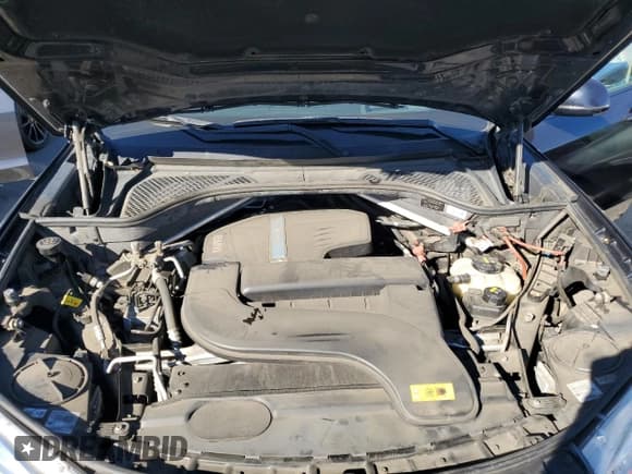 ✅ 2017 BMW X5 xDrive40e • VIN: 5UXKT0C34H0S81526 • Lot: 89436635. Listed on Copart with 142,897 mi. Free auction sales archive from the USA and detailed vehicle history report at DreamBid. Image 12.