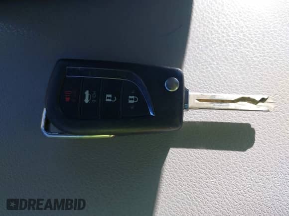 2019 Toyota Camry LE with VIN 4T1B11HK1KU697946, listed as a IAAI auction lot 43424429 with 289,881 mi miles and . Bid and sale history available at DreamBid. Image 11.