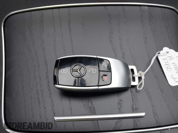 ✅ 2019 Mercedes-Benz E 450 • VIN: WDD1J6HB7KF086388 • Lot: 42464799. Listed on IAAI with 41,504 mi. Free auction sales archive from the USA and detailed vehicle history report at DreamBid. Image 11.