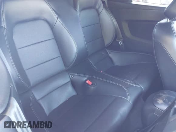 ✅ 2020 Ford Mustang GT Premium • VIN: 1FATP8FF5L5156633 • Lot: 41648944. Listed on IAAI with 30,939 mi. Free auction sales archive from the USA and detailed vehicle history report at DreamBid. Image 8.