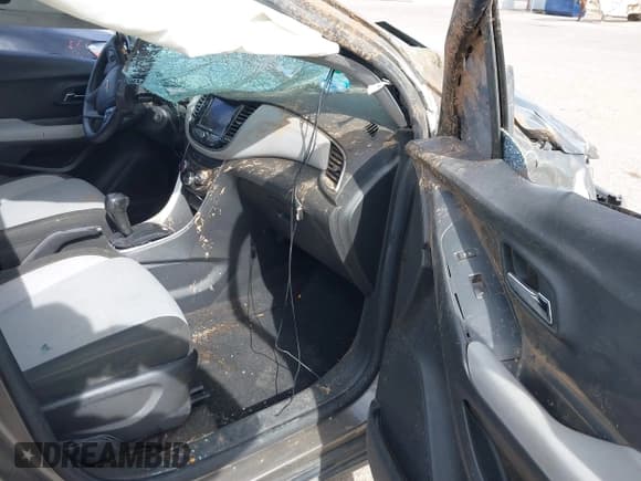 ✅ 2021 Chevrolet Trax LS • VIN: KL7CJKSB5MB307403 • Lot: 42060496. Listed on IAAI with 68,214 mi. Free auction sales archive from the USA and detailed vehicle history report at DreamBid. Image 5.