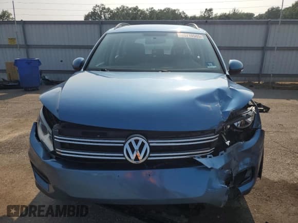 ✅ 2017 Volkswagen Tiguan S • VIN: WVGBV7AX8HK044631 • Lot: 66710565. Listed on Copart with 80,733 mi. Free auction sales archive from the USA and detailed vehicle history report at DreamBid. Image 5.