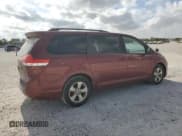 ✅ 2014 Toyota Sienna LE AAS • VIN: 5TDKK3DCXES468654 • Lot: 86662125. Wystawiony na Copart z przebiegiem 133 759 mil. Bezpłatny archiwum sprzedaży aukcyjnych z USA i szczegółowy raport historii pojazdu na DreamBid. Zdjęcie 3.