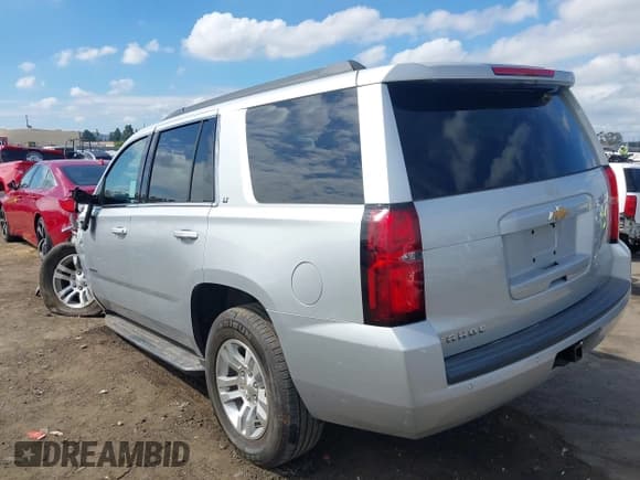 ✅ 2019 Chevrolet Tahoe LT • VIN: 1GNSCBKC2KR161202 • Лот: 43248157. Опубликован ранее на IAAI с пробегом 93 477 миль. Бесплатный доступ к архиву аукционных продаж из США и подробный отчёт об истории автомобиля на DreamBid. Изображение 3.