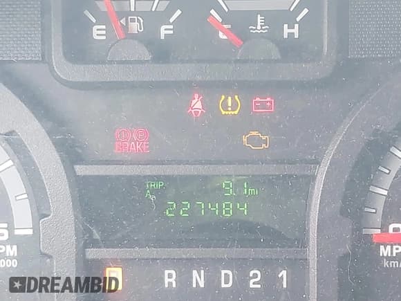 ✅ 2012 Ford Econoline Passenger XL • VIN: 1FBNE3BL3CDA16422 • Lot: 41631494. Wystawiony na IAAI z przebiegiem 227 484 mil. Bezpłatny archiwum sprzedaży aukcyjnych z USA i szczegółowy raport historii pojazdu na DreamBid. Zdjęcie 16.