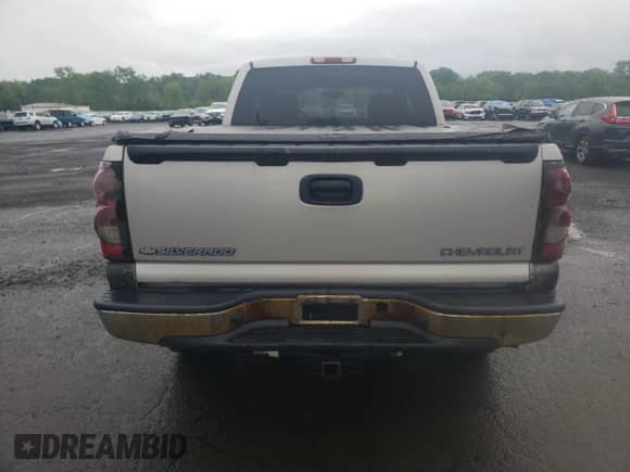 ✅ 2005 Chevrolet Silverado 1500 LS • VIN: 1GCEK19V75E107755 • Lot: 58696125. Wystawiony na Copart z przebiegiem 243 440 mil mil. Skorzystaj z bezpłatnego archiwum sprzedaży aukcyjnych z USA i zobacz szczegółowy raport historii pojazdu na DreamBid. Zdjęcie 6.