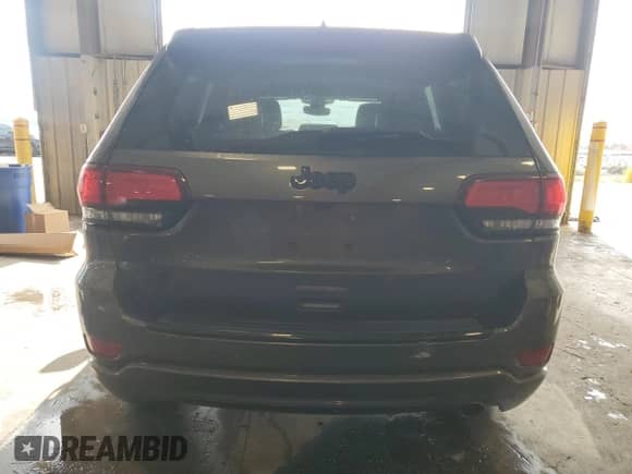 2018 Jeep Grand Cherokee Altitude z VIN 1C4RJFAG1JC390447, wystawiony jako Copart lot #90273155 z przebiegiem 133 723 mil mil oraz Szkoda całkowita • Salvage title. Historia ofert i sprzedaży dostępna na DreamBid. Obrazek 6.