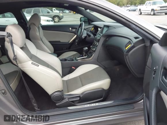 ✅ 2013 Hyundai Genesis Coupe Premium • VIN: KMHHT6KD3DU100214 • Lot: 43370396. Listed on IAAI with 158,227 mi. Free auction sales archive from the USA and detailed vehicle history report at DreamBid. Image 5.