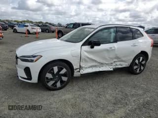 ✅ 2024 Volvo XC60 Plus Dark Theme • VIN: YV4H60DL1R1920388 • Lot: 51181745. Listed on Copart with 5,379 mi. Free auction sales archive from the USA and detailed vehicle history report at DreamBid. Image 1.