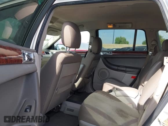 ✅ 2006 Chrysler Pacifica Touring • VIN: 2A4GM68486R639801 • Lot: 43619494. Wystawiony na IAAI z przebiegiem 126 720 mil. Bezpłatny archiwum sprzedaży aukcyjnych z USA i szczegółowy raport historii pojazdu na DreamBid. Zdjęcie 8.