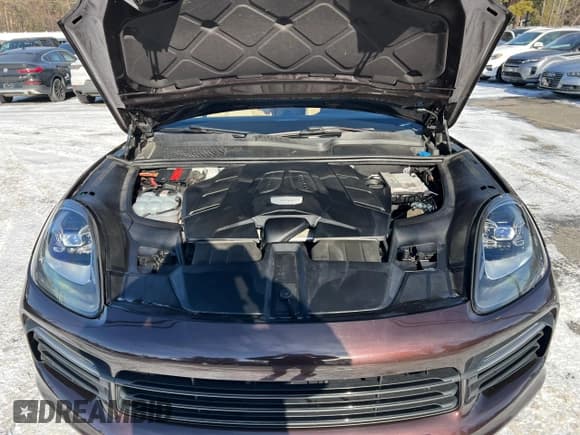 ✅ 2019 Porsche Cayenne • VIN: WP1AA2AY7KDA05952 • Lot: 42854295. Listed on Copart with 139,028 mi. Free auction sales archive from the USA and detailed vehicle history report at DreamBid. Image 8.