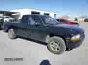 1998 Dodge Dakota SLT z VIN 1B7GL22Y2WS586735, wystawiony jako Copart lot #43035875 z przebiegiem 232 586 mil mil oraz Szkoda całkowita • Salvage title. Historia ofert i sprzedaży dostępna na DreamBid. Obrazek 4.