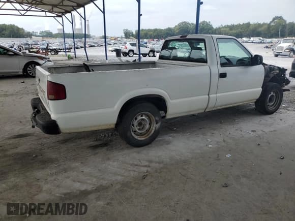 ✅ 2001 Chevrolet S-10 • VIN: 1GCCS14W718211968 • Lot: 83788805. Listed on Copart with 271,826 mi. Free auction sales archive from the USA and detailed vehicle history report at DreamBid. Image 3.