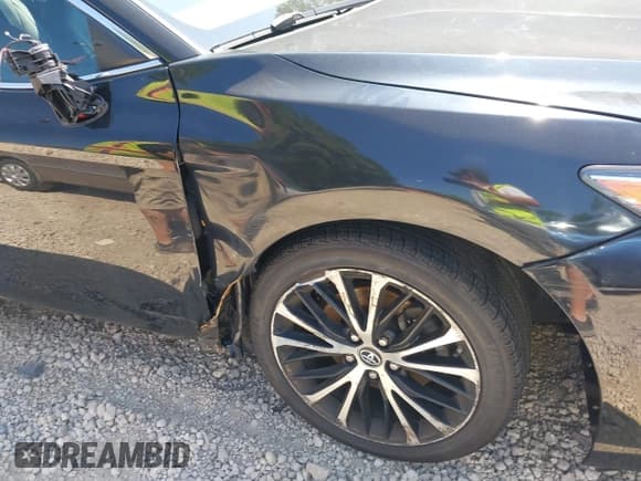 ✅ 2018 Toyota Camry LE • VIN: 4T1B11HK2JU117943 • Lot: 42799175. Wystawiony na IAAI z przebiegiem 87 241 mil. Bezpłatny archiwum sprzedaży aukcyjnych z USA i szczegółowy raport historii pojazdu na DreamBid. Zdjęcie 6.