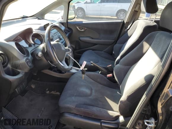 ✅ 2010 Honda Fit Sport • VIN: JHMGE8H4XAC039165 • Лот: 89530515. Опубликован ранее на Copart с пробегом 181 220 миль. Бесплатный доступ к архиву аукционных продаж из США и подробный отчёт об истории автомобиля на DreamBid. Изображение 7.