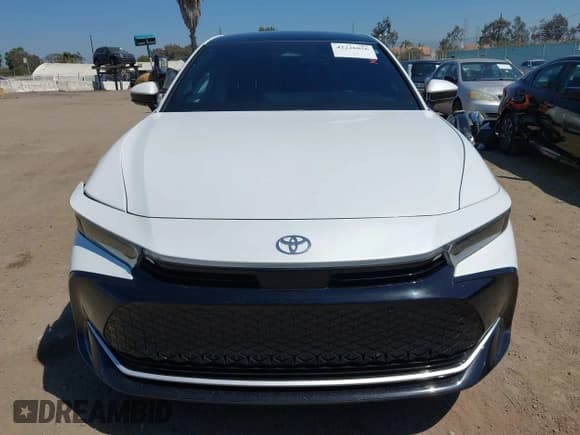 ✅ 2024 Toyota Crown XLE • VIN: JTDAAAAF2R3027013 • Lot: 42226856. Wystawiony na IAAI z przebiegiem 26 393 mil. Bezpłatny archiwum sprzedaży aukcyjnych z USA i szczegółowy raport historii pojazdu na DreamBid. Zdjęcie 13.