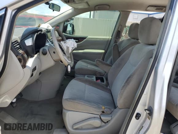 ✅ 2016 Nissan Quest SV • VIN: JN8AE2KP3G9153669 • Lot: 61283475. Wystawiony na Copart z przebiegiem 149 111 mil. Bezpłatny archiwum sprzedaży aukcyjnych z USA i szczegółowy raport historii pojazdu na DreamBid. Zdjęcie 7.