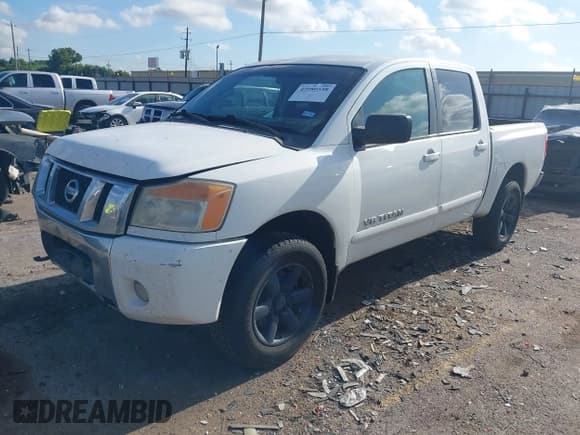 ✅ 2012 Nissan Titan SL • VIN: 1N6BA0EC7CN331235 • Lot: 42980538. Wystawiony na IAAI z przebiegiem 253 206 mil. Bezpłatny archiwum sprzedaży aukcyjnych z USA i szczegółowy raport historii pojazdu na DreamBid. Zdjęcie 17.