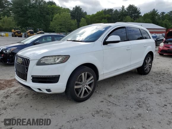 ✅ 2011 Audi Q7 Premium Plus • VIN: WA1LGAFE3BD008004 • Lot: 57505045. Listed on Copart with 206,268 mi. Free auction sales archive from the USA and detailed vehicle history report at DreamBid. Image 1.