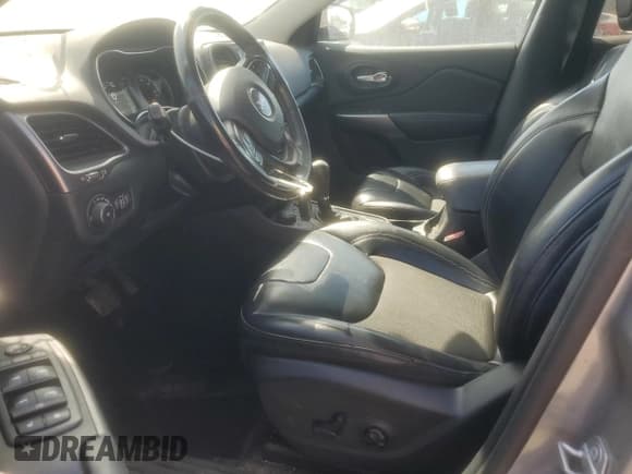 ✅ 2020 Jeep Cherokee Latitude Plus • VIN: 1C4PJMLX6LD505601 • Лот: 69132315. Опубликован ранее на Copart с пробегом 86 751 миль. Бесплатный доступ к архиву аукционных продаж из США и подробный отчёт об истории автомобиля на DreamBid. Изображение 7.