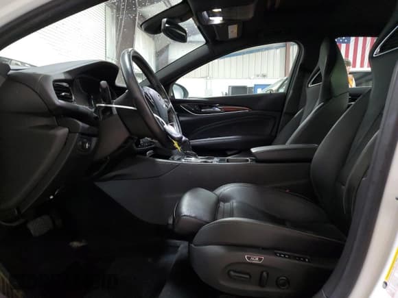 ✅ 2018 Buick Regal GS • VIN: W04GS6SSXJ1130903 • Lot: 55407545. Listed on Copart with 78,096 mi. Free auction sales archive from the USA and detailed vehicle history report at DreamBid. Image 7.