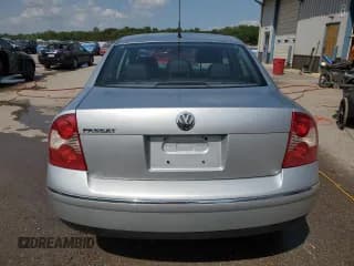 ✅ 2003 Volkswagen Passat GLS • VIN: WVWPD63BX3P100430 • Lot: 70912634. Wystawiony na Copart z przebiegiem 129 933 mil. Bezpłatny archiwum sprzedaży aukcyjnych z USA i szczegółowy raport historii pojazdu na DreamBid. Zdjęcie 6.