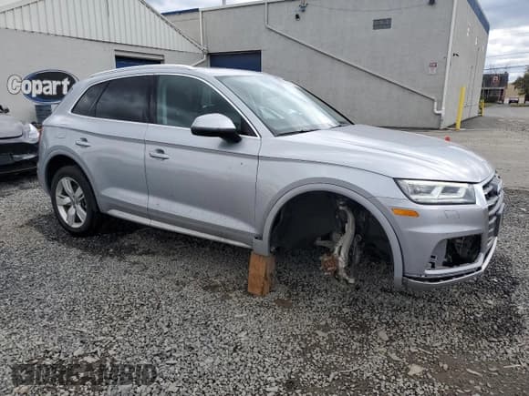 ✅ 2018 Audi Q5 Premium Plus • VIN: WA1BNAFY4J2061428 • Lot: 87186035. Wystawiony na Copart z przebiegiem 38 447 mil. Bezpłatny archiwum sprzedaży aukcyjnych z USA i szczegółowy raport historii pojazdu na DreamBid. Zdjęcie 4.